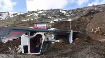 Bitlis'te toprak kaydı, erken tahliye faciayı önledi