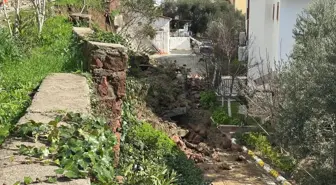 Çanakkale'de sağanak nedeniyle sitenin istinat duvarı çöktü