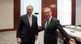 Çin Dışişleri Bakanı, Münih'te Arjantinli Mevkidaşıyla Görüştü