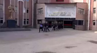 Dini istismar eden terör yapılanmasına eş zamanlı baskın: 4 tutuklama