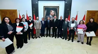 Gazeteciler basın kartlarını Vali Yılmaz'dan aldı