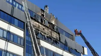 İş merkezinin dış cephesinde yangın çıktı