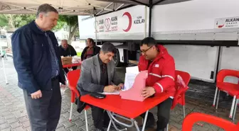 Mersin'de din görevlilerinden Ramazan öncesi kan bağışı