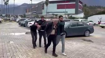 Polis memuruna kafa atan ve hakaret eden şahıs tutuklandı