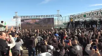 12 puan farkla liderler! Seyircisiz maçta dev ekran kuruldu, tam 7 gol attılar