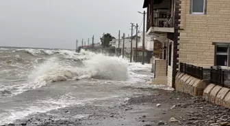 Ayvacık'ta kara ile deniz birleşti