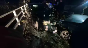 Bursa'da iki otomobil kafa kafaya çarpıştı: 3 yaralı