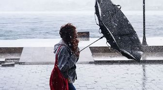 İstanbul Valiliğinden kuvvetli rüzgar ve fırtına uyarısı