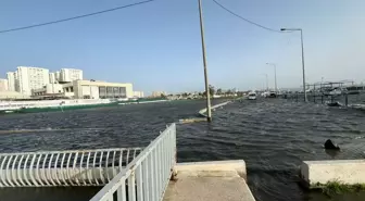 KARŞIYAKA'DA DENİZ TAŞTI