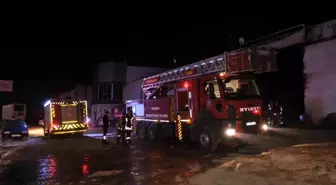 Karaman'da dorse üretim fabrikasında yangın paniği