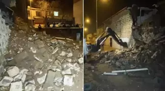 Şanlıurfa'da çöken boş evin yanındaki 3 ev tedbiren tahliye edildi