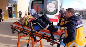 Tamir ettiği traktörün altında kaldı