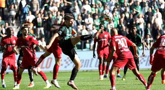 Trendyol Süper Lig: Kocaelispor: 1 Gaziantep FK: 0 (İlk yarı)