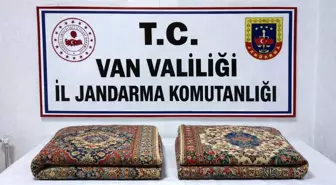 Van'da 1 milyon 200 bin TL değerinde gümrük kaçağı 2 adet halı ele geçirildi