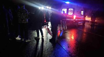 Beykoz'da iki araç kafa kafaya çarpıştı: 1 ölü, 5 yaralı