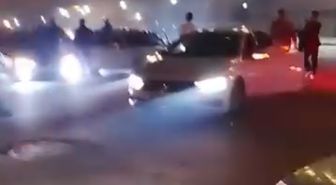 Adana'da düğün konvoyu trafiği kesti, çevre rahatsız oldu
