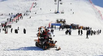 Hesarek Kayak Merkezi'nde Yoğun İlgi