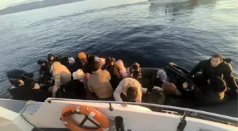 Ayvacık açıklarında 37 kaçak göçmen ile 1 göçmen kaçakçısı şüphelisi yakalandı