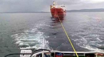 Çanakkale Boğazı'ndan geçen kuru yük gemisi makine arızası yaptı