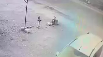 Diyarbakır'da feci kaza: Kamyonete çarptı, hayatını kaybetti