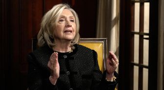 Hillary Clinton, Trump yönetimini Epstein dosyalarını 'örtbas etmekle' suçladı