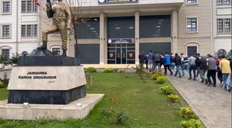 Jandarmadan 12 il merkezli dolandırıcılık ve yasa dışı bahis operasyonu; 60 tutuklama