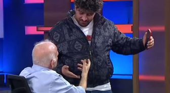 Konuşmayan adam Beyaz Futbol stüdyosunu bastı! Ahmet Çakar delirdi