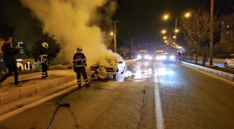 Mardin'de seyir halindeki otomobil alevlere teslim oldu