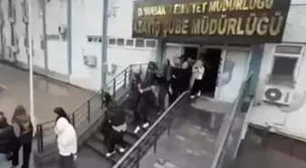 Masaj salonu görünümlü fuhuş ağına baskın! Hesaplarından çıkan para inanılmaz