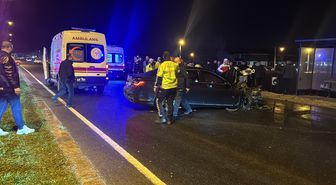 Otomobilin çarptığı özel halk otobüsü devrildi: 5 yaralı