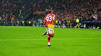 Sacha Boey ilk golü attı