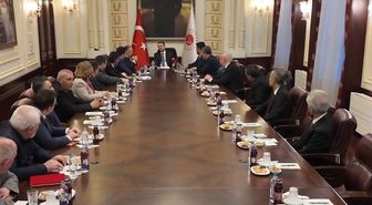 Bakan Gürlek, Nevşehir Valisi Ali Fidan ve beraberindeki heyeti ile bir araya geldi
