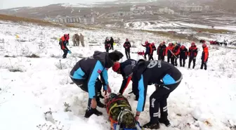 Bayburt'ta gerçeği aratmayan tatbikat: 3 kişi çığ altından çıkarıldı