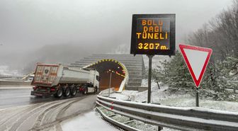 Bolu Dağı'nda kar yağışı etkili oldu