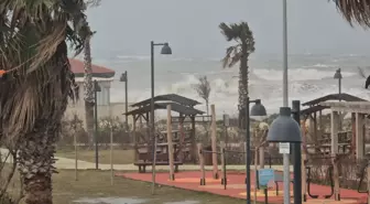 Doğu Akdeniz'i sağanak ve fırtına vurdu