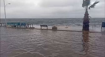Gemlik'te deniz ile kara birleşti