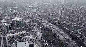 İstanbul'da etkili olan kar yağışı havadan görüntülendi