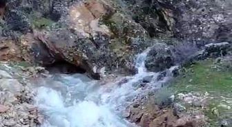 Kayalık alandan sular çıktı