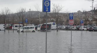 Kocaeli'de lodos; deniz taştı, yollar göle döndü