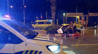 Minibüs ile otomobil çarpıştı: 4 yaralı