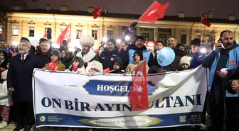 Minik ellerde fenerler, yüreklerde Ramazan sevinci