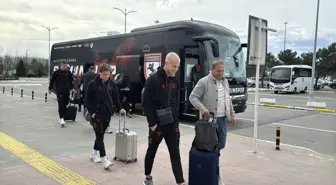 Samsunspor, Kuzey Makedonya'ya özel uçakla gitti