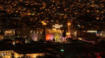 Bursa'da 627 yıllık Ulu Cami'nin mahyası yakıldı