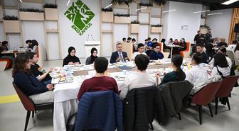 Bakan Kacır, ilk iftarını TÜBİTAK Fen Lisesi öğrencileriyle yaptı