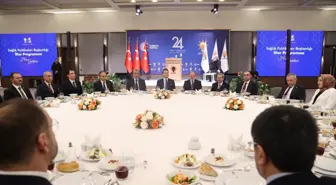 Bakan Memişoğlu, sağlık çalışanlarıyla iftar yaptı