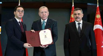 Gercüş Kaymakamı Muhammed Öztaş'a Cumhurbaşkanlığı Külliyesinde anlamlı ödül