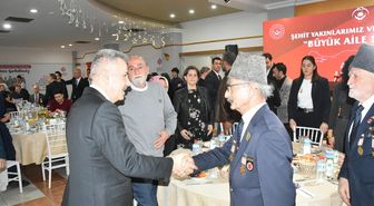 İzmir'de Vali Elban ilk iftarı şehit yakınları ve gazilerle yaptı
