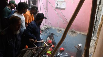 Pakistan'da üç katlı binada tüp patladı: 16 ölü, 14 yaralı
