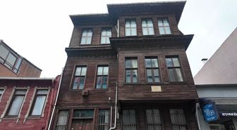 Şair Orhan Veli'nin doğup büyüdüğü köşk satışa çıktı: Restore edilmesini istiyoruz