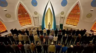 Teravih namazı kaç dakika, kaç saat, ne kadar sürer? Teravih namazı ne zaman bitiyor?